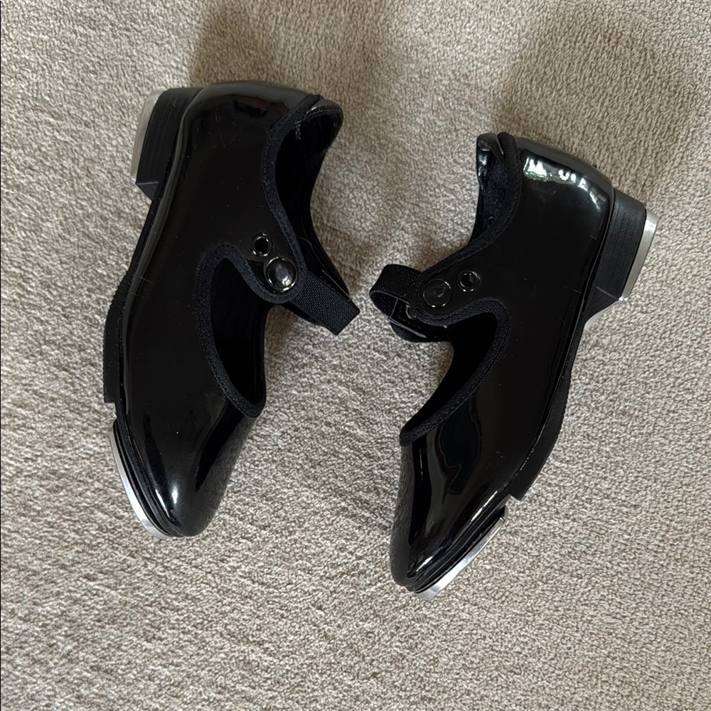 Capezio glossy tap shoes toddler size 9M